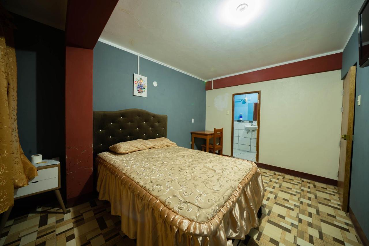 Hostal Tarapaca Hotel Huanuco Exterior photo